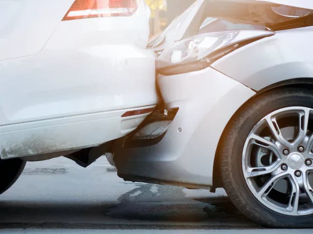What Is the Difference Between Collision and Comprehensive Insurance What Is the Difference Between Collision and Comprehensive Insurance